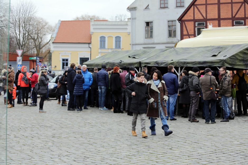 Žuvienė viliojo klaipėdiečius į Teatro aikštę