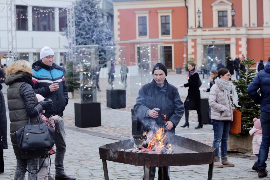 Žuvienė viliojo klaipėdiečius į Teatro aikštę