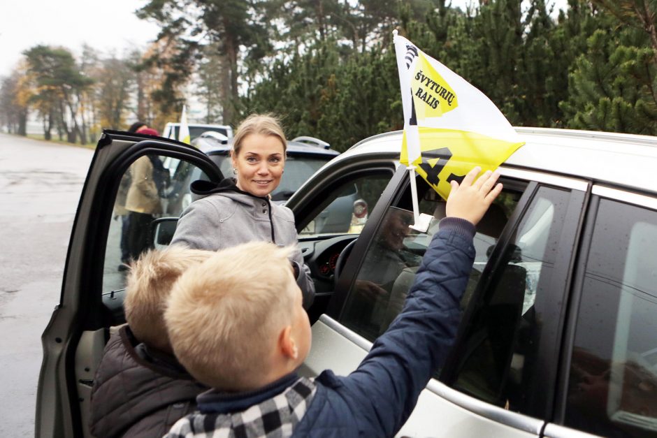 Pirmasis Švyturių ralis užbūrė dalyvius