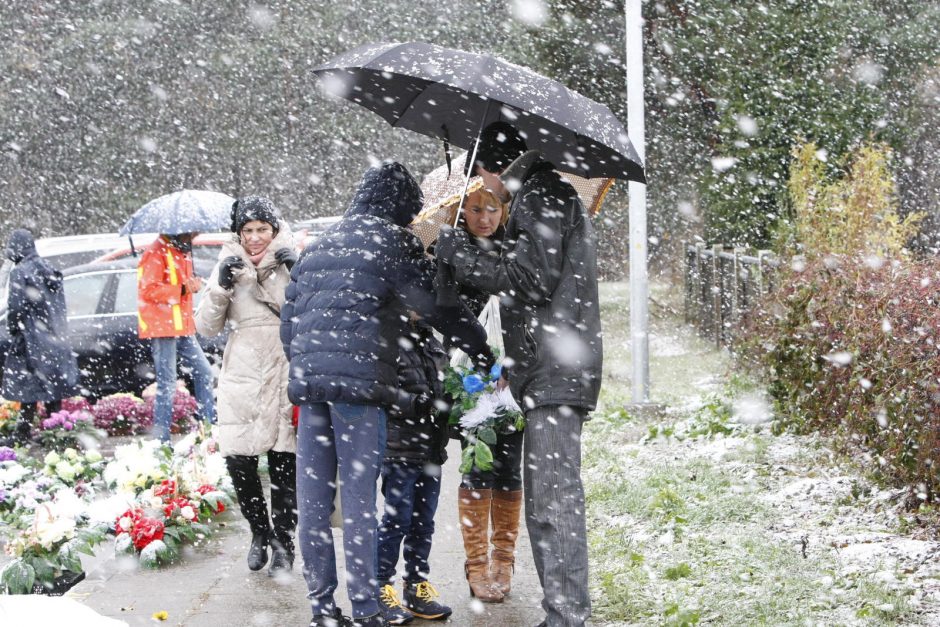 Vykusiems į kapines – išbandymas oru