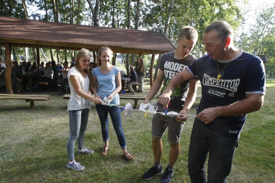 Sudmantuose kaimynai drauge palydėjo vasarą