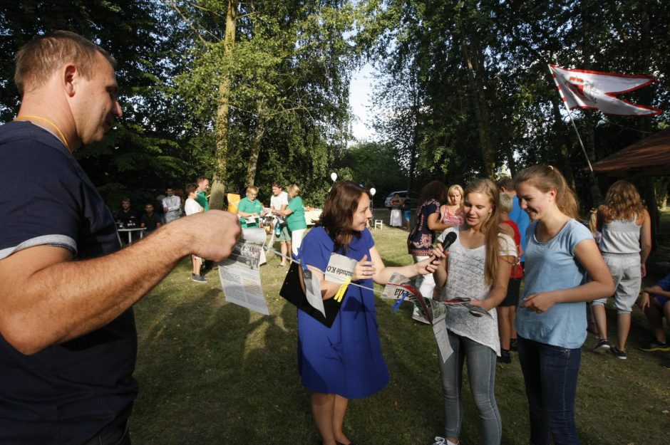 Sudmantuose kaimynai drauge palydėjo vasarą