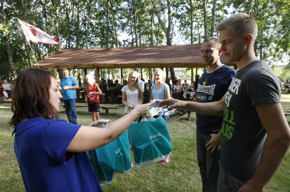 Sudmantuose kaimynai drauge palydėjo vasarą