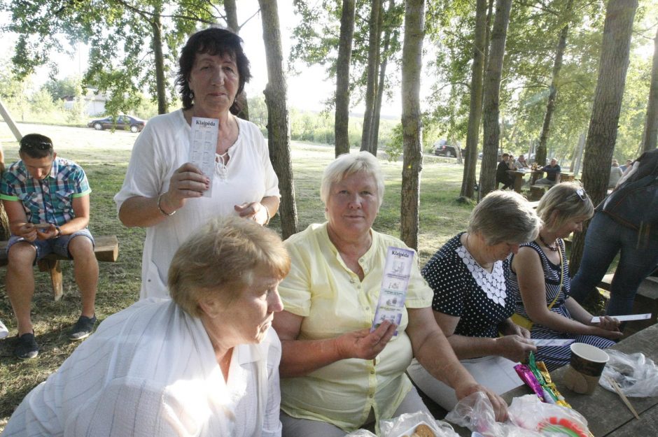 Sudmantuose kaimynai drauge palydėjo vasarą