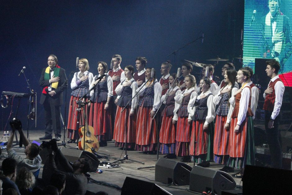 Klaipėdiečiai traukė A. Mamontovo dainas lyg himną