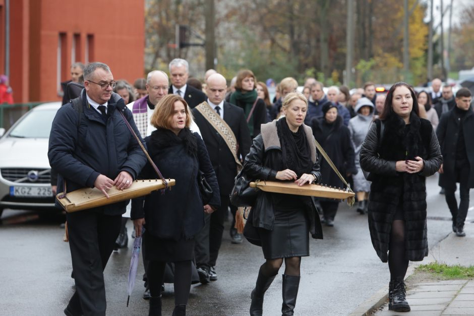 A. Nausėdos laidotuvės – išlaikant tradicijas