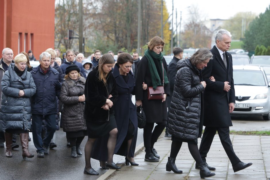 A. Nausėdos laidotuvės – išlaikant tradicijas