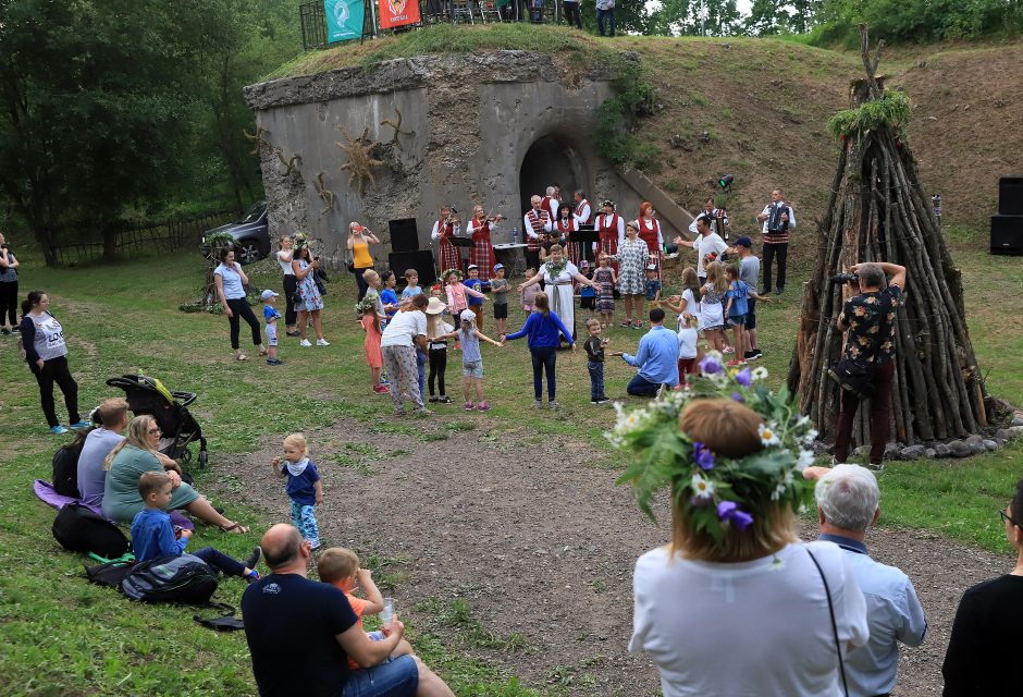 Bendruomenių Joninės sujungė tradicijų ir modernumo gijas