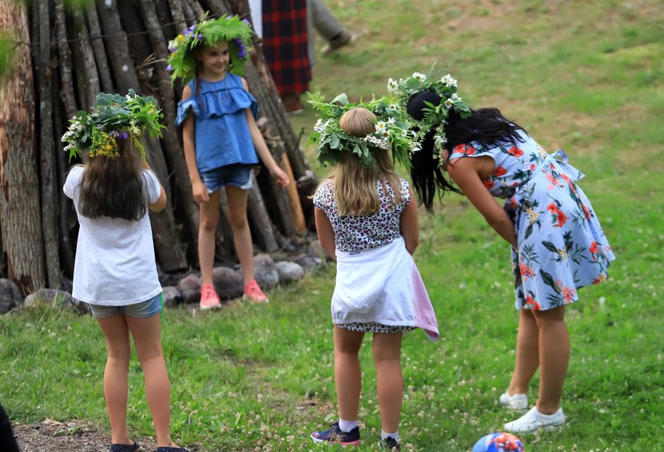 Bendruomenių Joninės sujungė tradicijų ir modernumo gijas