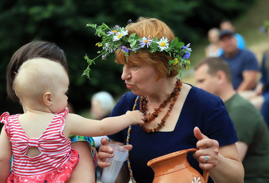 Bendruomenių Joninės sujungė tradicijų ir modernumo gijas