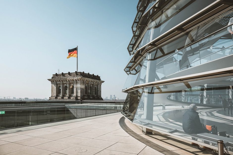 Vokietijos ekonomika antrąjį metų ketvirtį netikėtai susitraukė