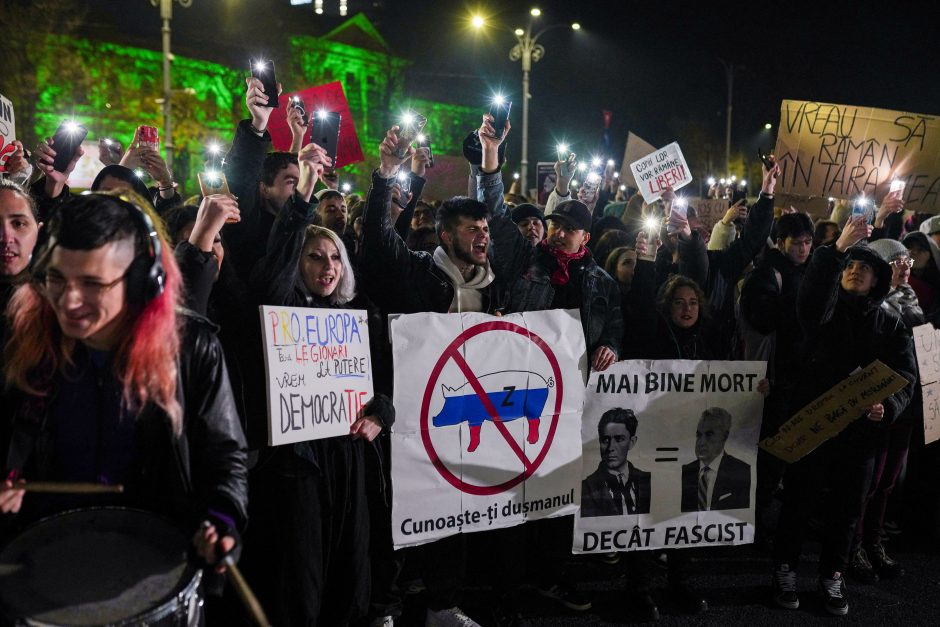 Rumunijos Konstitucinis Teismas atšaukė prezidento rinkimų rezultatus