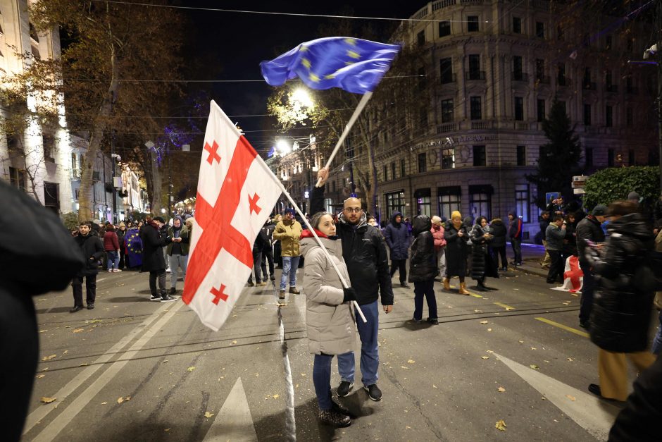 Sakartvele tęsiantis protestams baiminamasi krizės paaštrėjimo