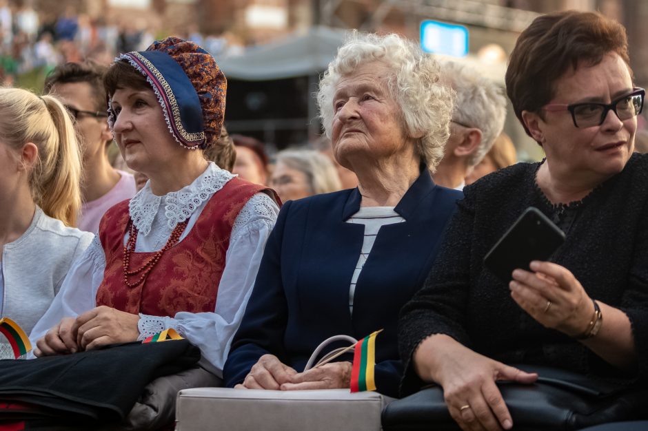 Tarp „Tautišką giesmę“ giedojusių keturių milijonų – tūkstančiai kauniečių balsų