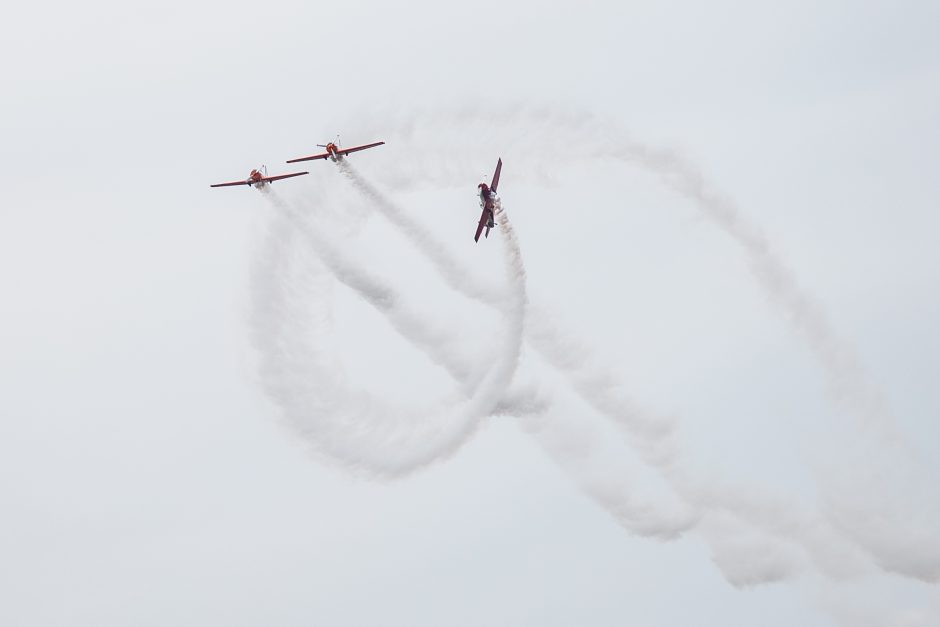 Aviacijos šventė Kaune: nuo skraidančios legendos iki didžiausios vėliavos nuleidimo