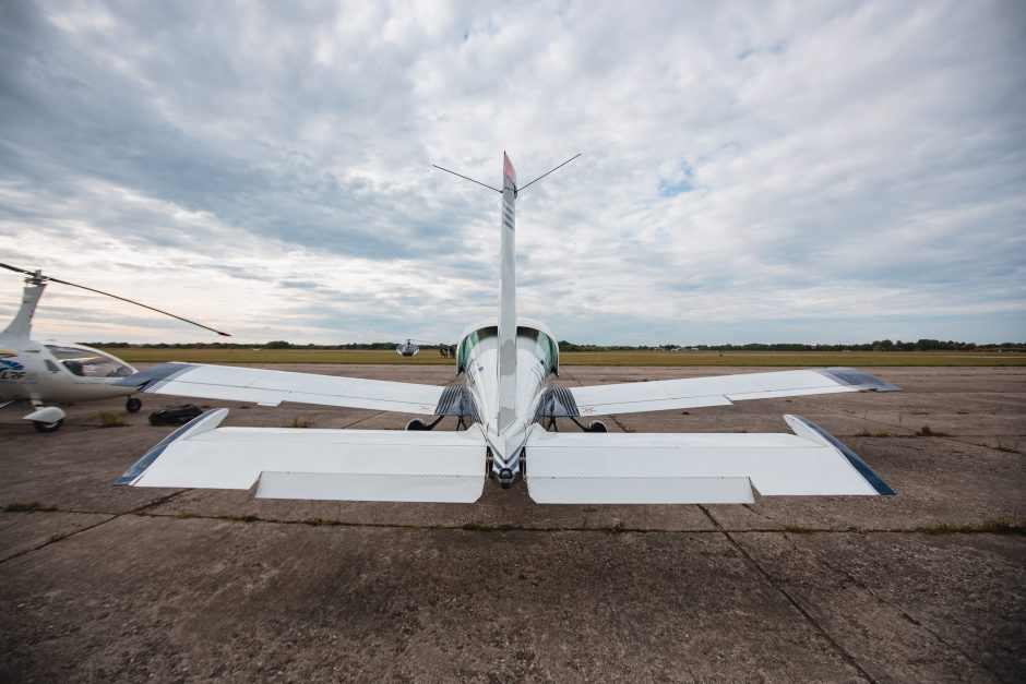 Aviacijos šventė Kaune: nuo skraidančios legendos iki didžiausios vėliavos nuleidimo