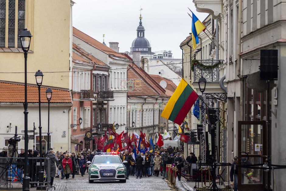 Lietuvos jaunimas Vasario 16-ąją mini eisenoje simboliniu valstybės keliu