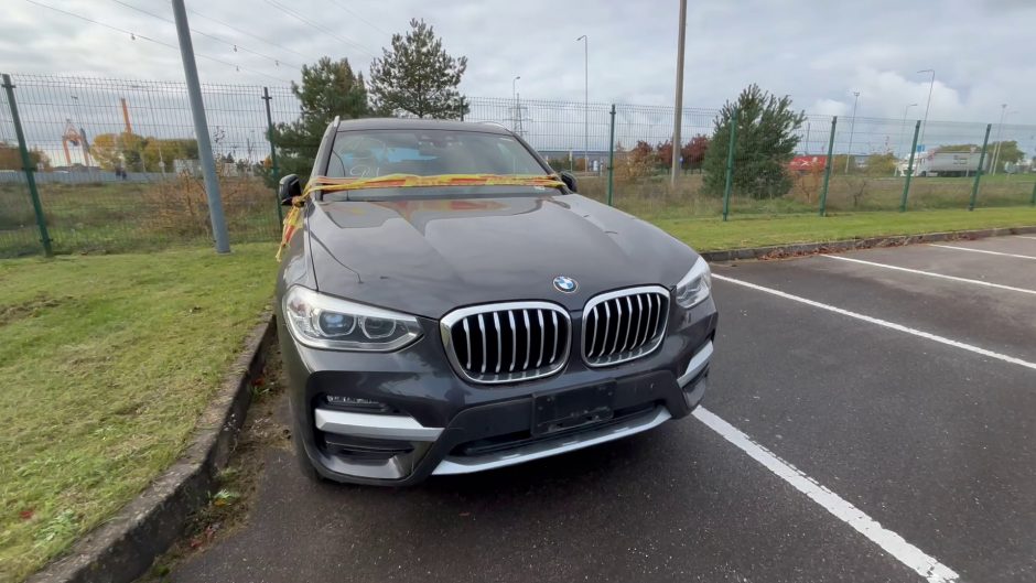 Dėl galimo tarptautinių sankcijų pažeidimo sulaikyti į Rusiją ir Baltarusiją vežti automobiliai