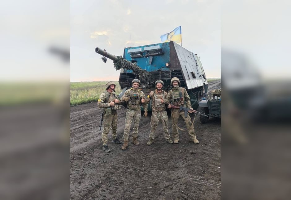 Naujausias Ukrainos karių trofėjus – rusiškas tankas „vėžlys“
