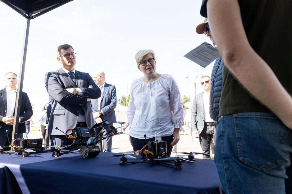 L. Kasčiūnui tikintis lūžio, dronų gamintojai abejoja galimybe atsisakyti kiniškų detalių