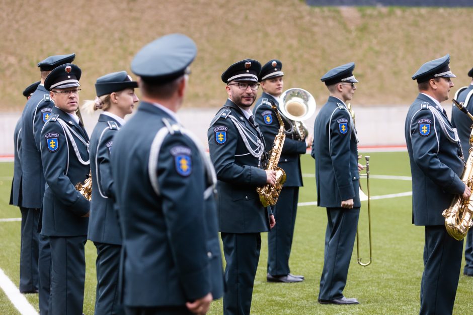 Sostinės Kalnų parke atidarytas Lietuvos policijos atnaujintas stadionas