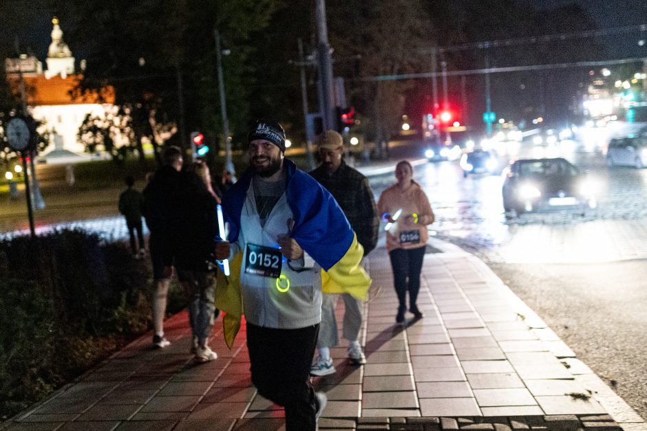 Vilniuje daugiau nei pusšimtis žmonių labdaros bėgimu išreiškė palaikymą Ukrainai