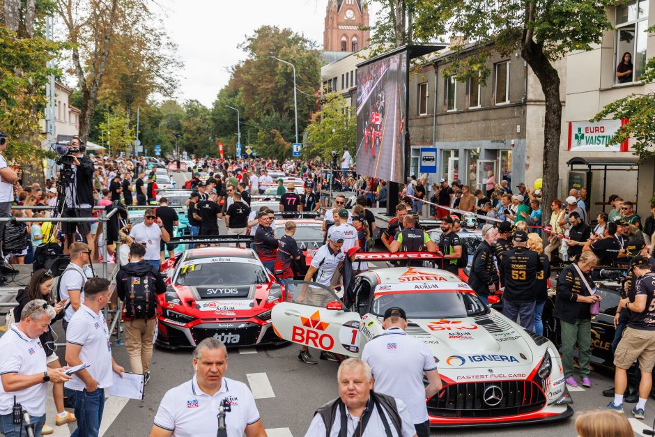 Jau išdalyti pirmieji jubiliejinių „Aurum 1006 km lenktynių“ apdovanojimai