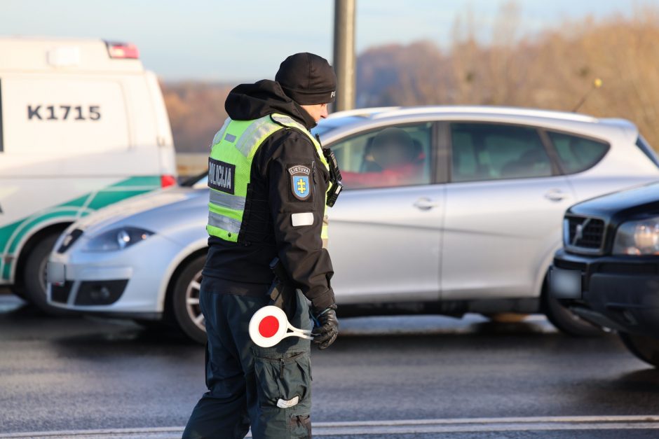 Praneša kauniečiai: ant Varnių tilto – net septynios avarijos