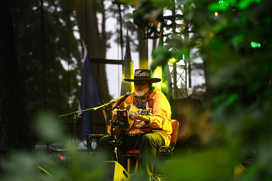 Lietuvos kantri tėvo V. Stakėno vasara: knyga, festivaliai ir muzikiniai eksperimentai 