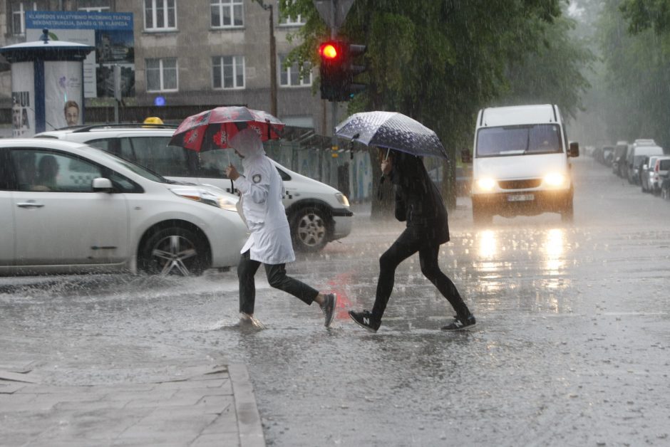 Lietus, vėjas ir vėl lietus: sinoptikai gerų žinių neturi