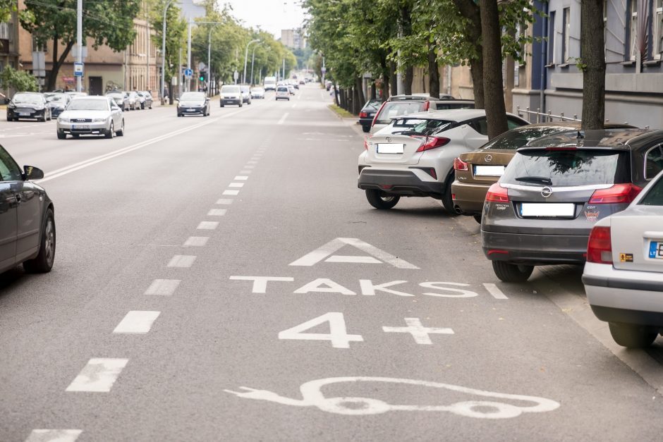 A juostos Klaipėdoje kelia chaosą: vairuotojai jų nepaiso, o baudžiami nesupranta, už ką