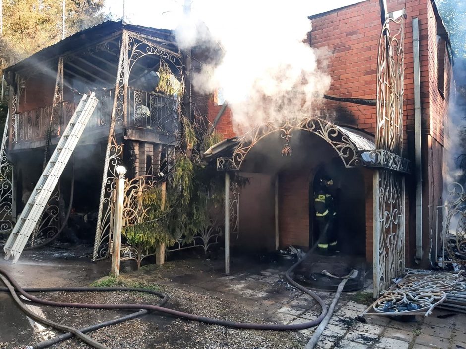 Per gaisrą migrantų bendrabutyje netoli Maskvos žuvo aštuoni žmonės