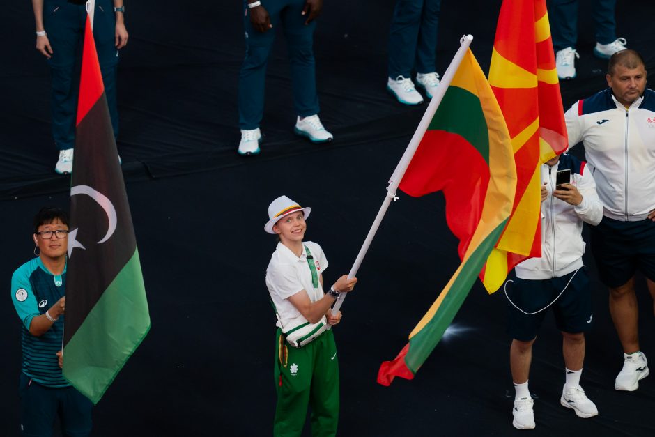 Olimpinių žaidymų uždarymo ceremonija: Lietuvos vėliava – D. Banevič rankose