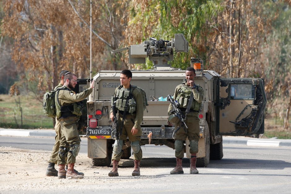 Kariuomenė: per sprogimą vienoje Izraelio karinėje bazėje buvo sužeisti devyni kariai