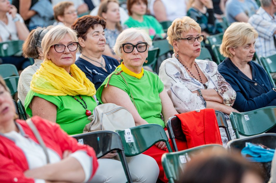 Valstybės diena palydėta himnu: ties Kauno pilimi net šiurpuliukai po kūną bėgiojo