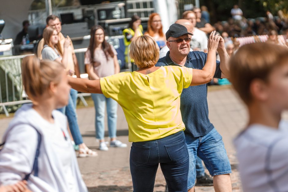 Įsimintiniausio muzikinio vasaros nuotykio į Raudondvarį – su šeimomis ir draugais 