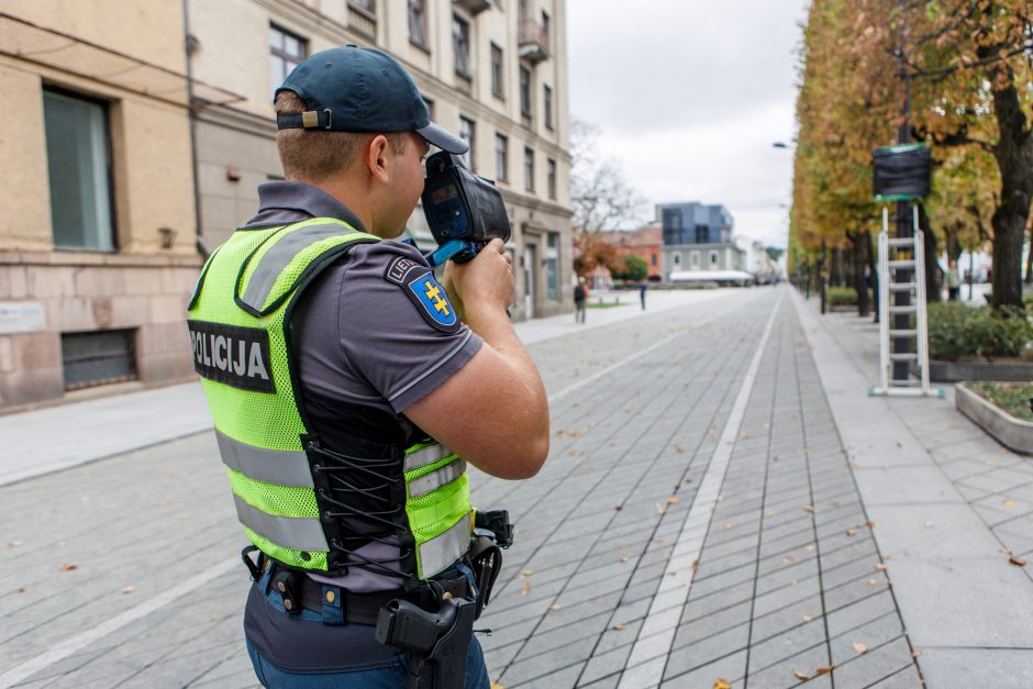 Laisvės alėjos „skrajūnams“ – paskutinis įspėjimas: dviračių tako čia nėra