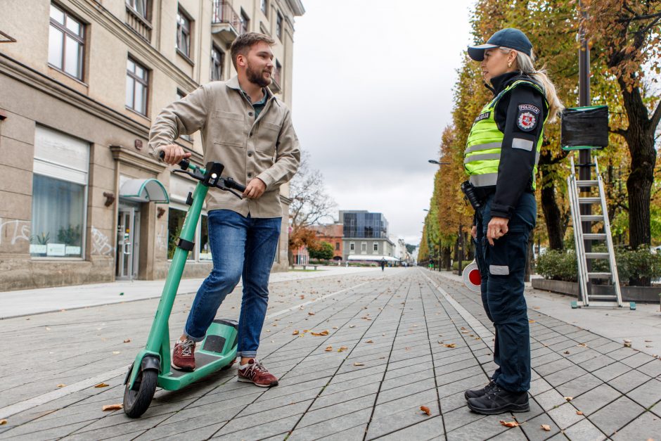 Laisvės alėjos „skrajūnams“ – paskutinis įspėjimas: dviračių tako čia nėra