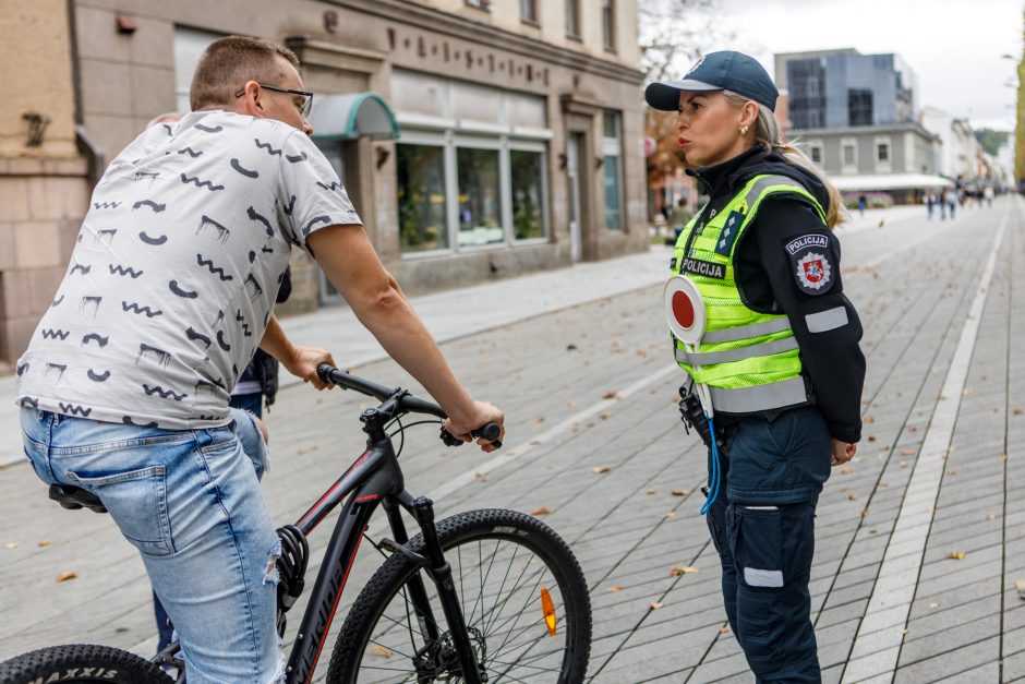 Laisvės alėjos „skrajūnams“ – paskutinis įspėjimas: dviračių tako čia nėra