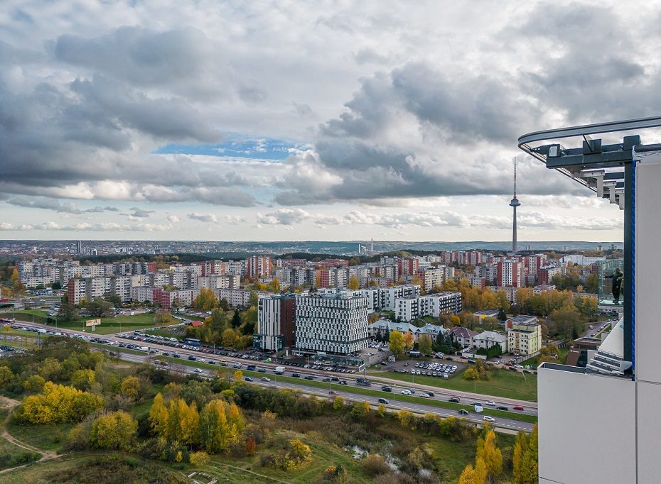 „YIT Lietuva“ Viršuliškėse užbaigė „Sky Office“ statybą: siūlo tvarumą ir svaiginančias panoramas