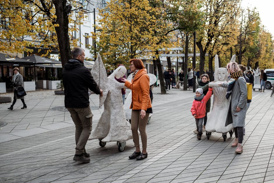 Angelų procesija pradėtas Istorijų festivalis dovanojo Kaunui namų jausmą