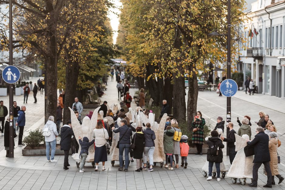 Angelų procesija pradėtas Istorijų festivalis dovanojo Kaunui namų jausmą