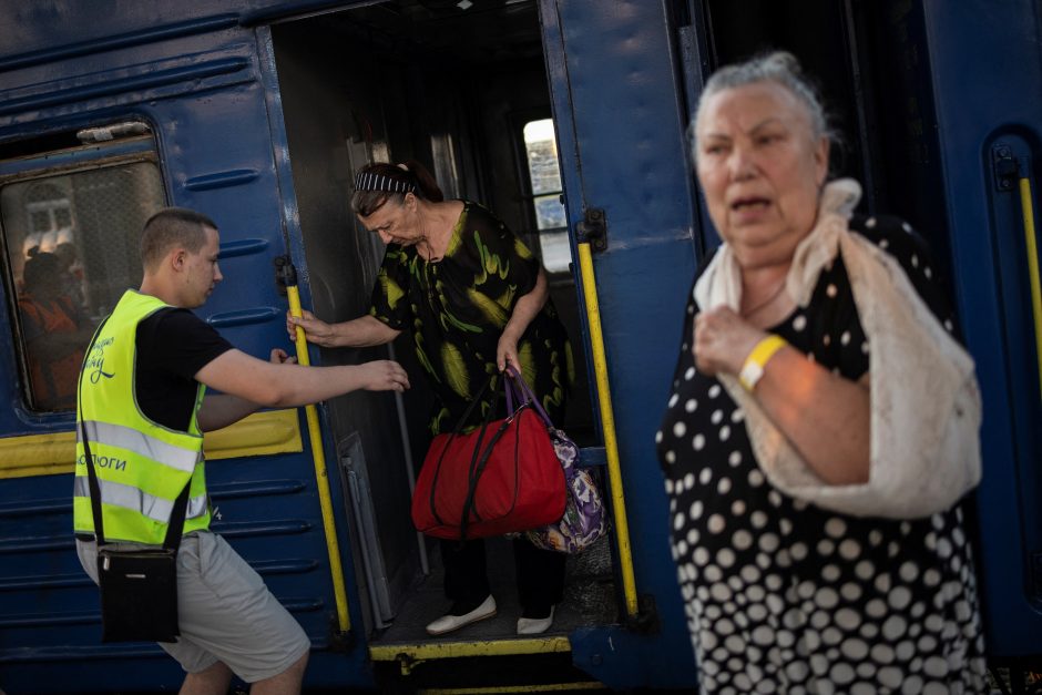 Ukraina bando atsikovoti teritorijas pietuose, sukaustydama Rusijos pajėgas