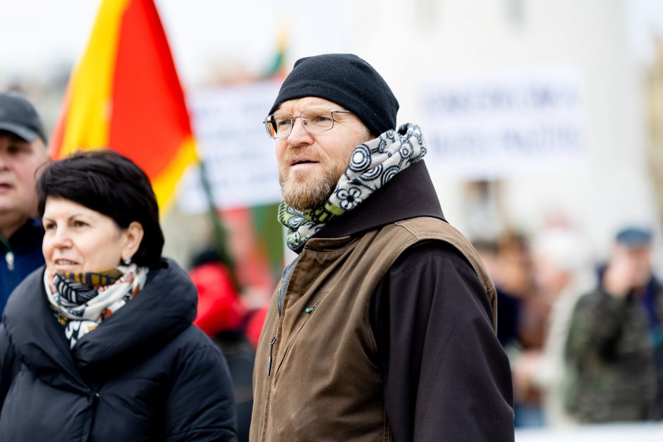 Iki tūkstančio žmonių dalyvavo šeimų sąjūdžio mitinge: siekiame, kad nebūtų laužoma Konstitucija