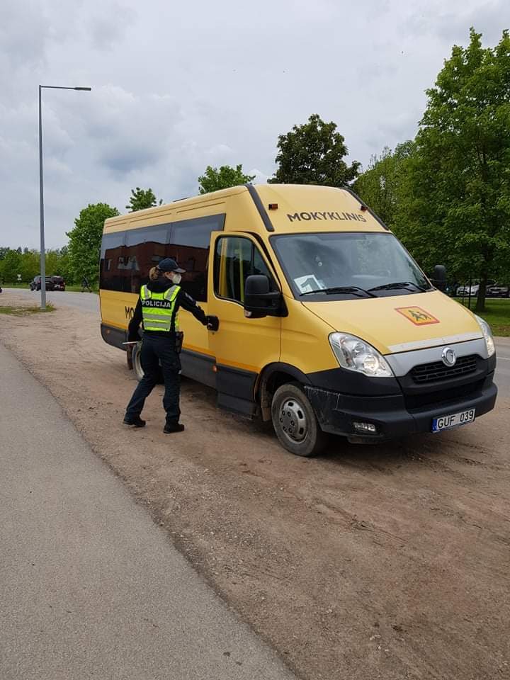 Visą gegužę pakaunėje – pareigūnų dėmesys mokyklinių autobusų vairuotojams ir moksleiviams