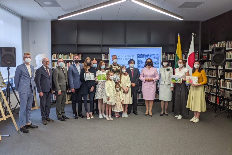 Nacionalinėje Martyno Mažvydo bibliotekoje atidaryta fotografijų paroda „Sakuros Lietuvoje“