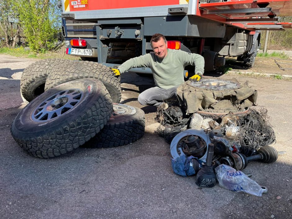 Dakaro ralio legenda A. Juknevičius taršių atliekų smėlynuose nepaliko