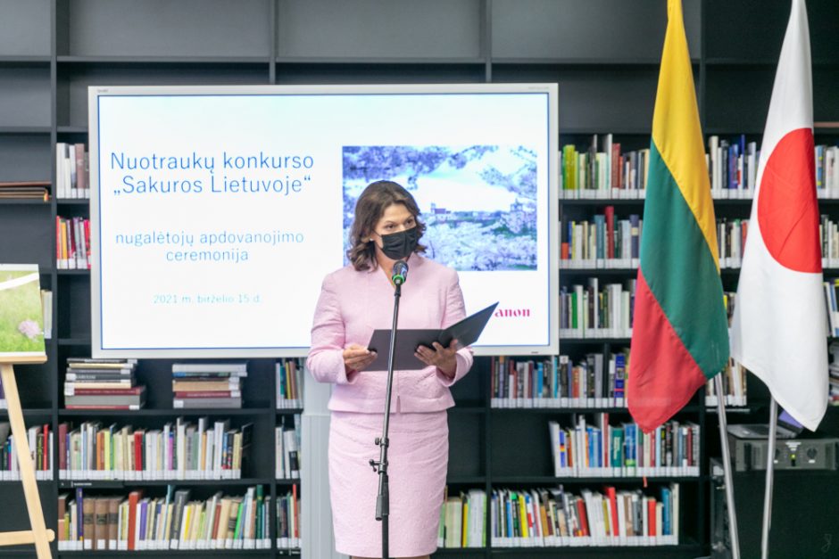 Nacionalinėje Martyno Mažvydo bibliotekoje atidaryta fotografijų paroda „Sakuros Lietuvoje“