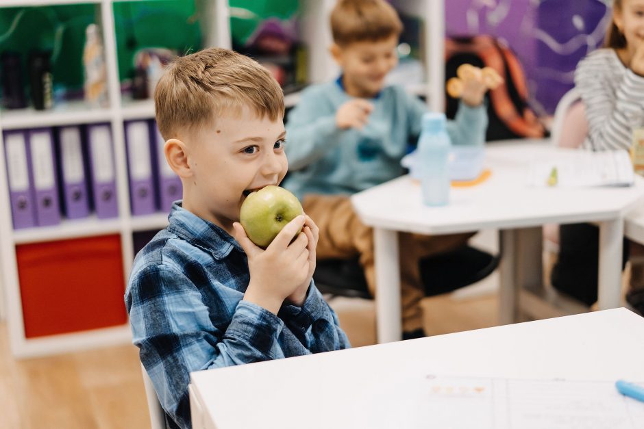 Vaikų pietų miegas: būtinybė ar nereikalinga prievarta?