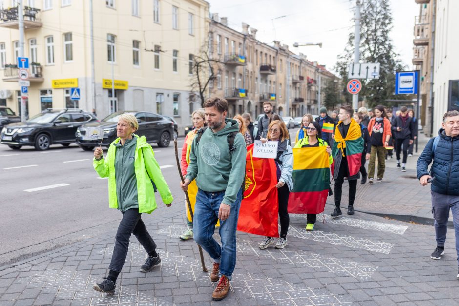 Mokytojų profsąjungai paskelbus streiko pertrauką, streikuojančiųjų banga slūgsta